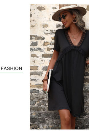 Bequemes Schwarzes böhmisches Kleid Outfit