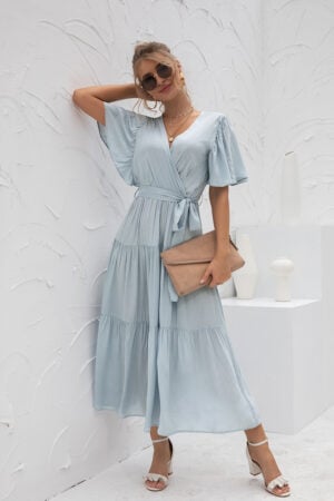 Flowy Boho kleita siltām dienām