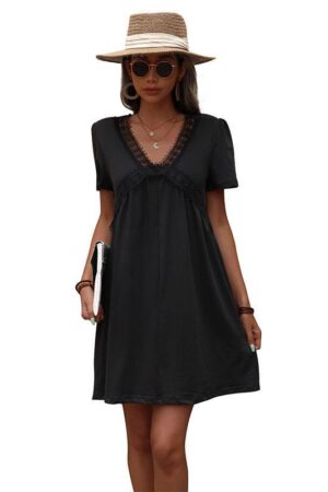 Bequemes Schwarzes böhmisches Kleid Outfit