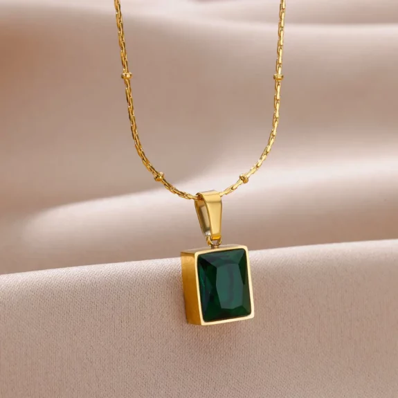 Boho Necklace Green Gem Elegance