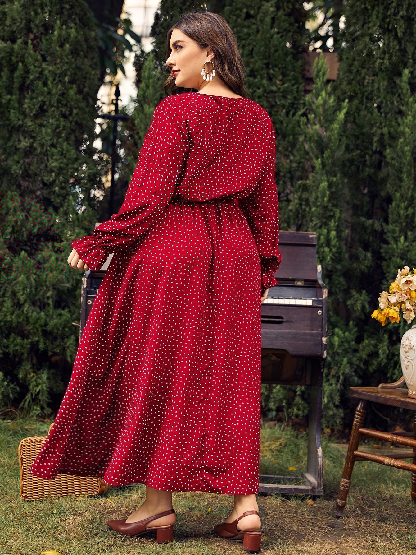 Plus Size vintage Dress Delight
