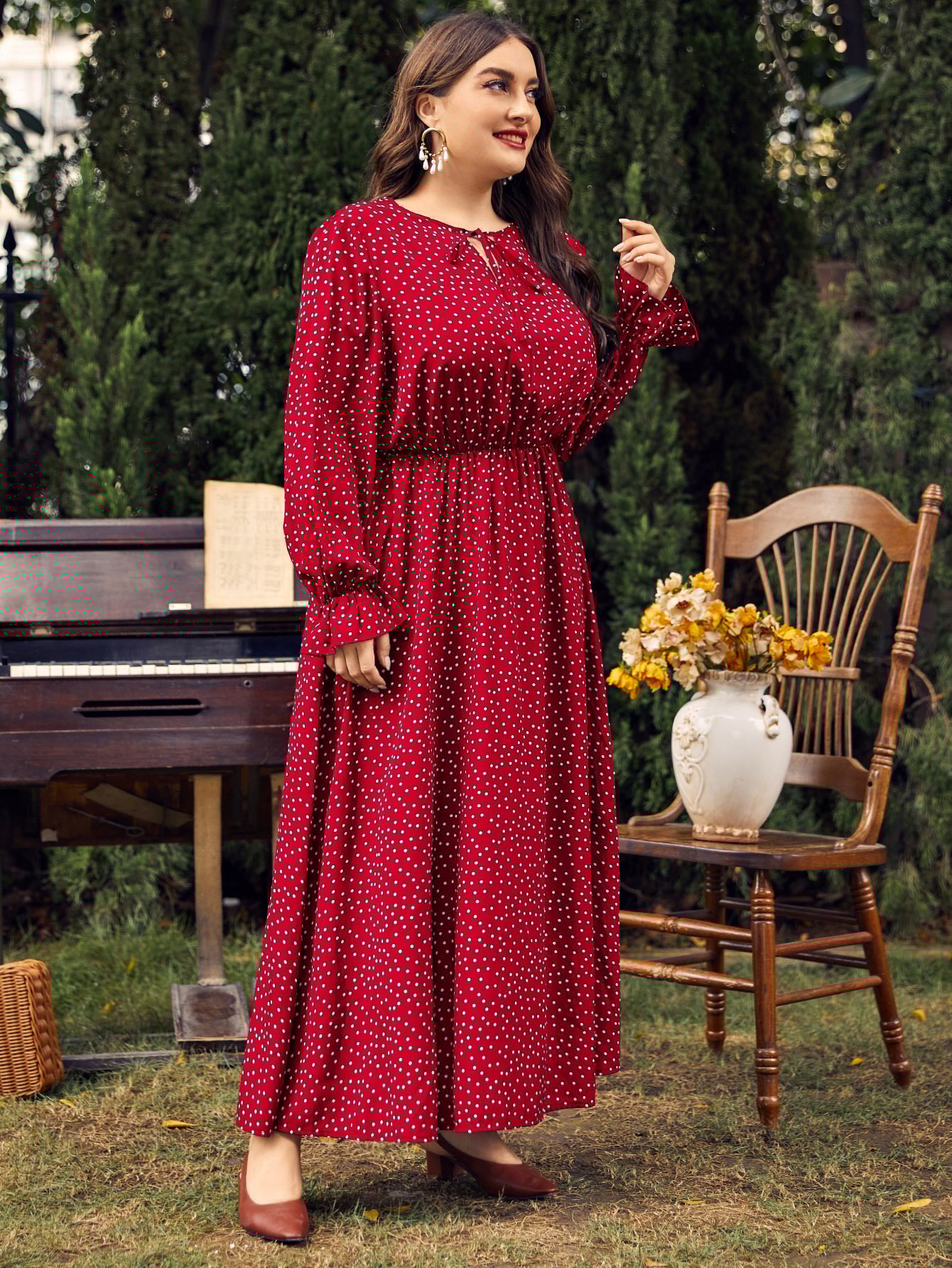 Plus Size vintage Dress Delight